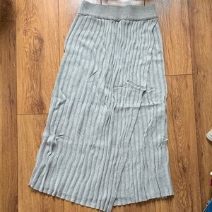NWOT Pinkblush Light Gray Ribbed Midi Skirt